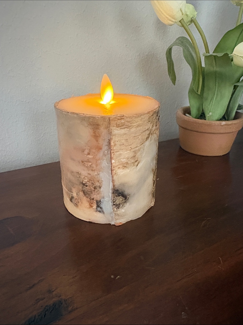 Pottery Barn Flickering Flameless Wax Pillar Candle. - Picture 3 of 6